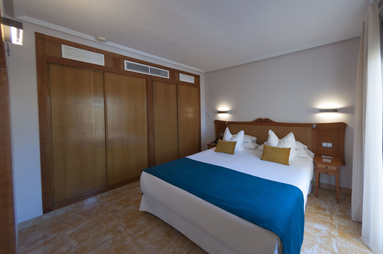 Bedroom 3, Hotel La Laguna Spa & Golf, Alicante