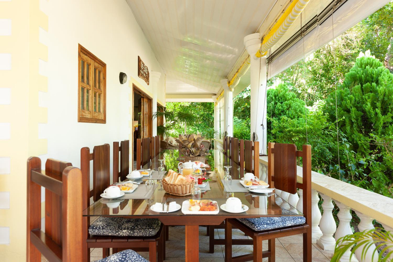 Food & Drinks 5, Kot Babi Guest House