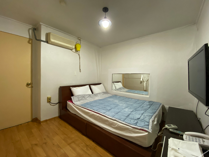 Bedroom 2, Miasageori Station Daewon, Gangbuk