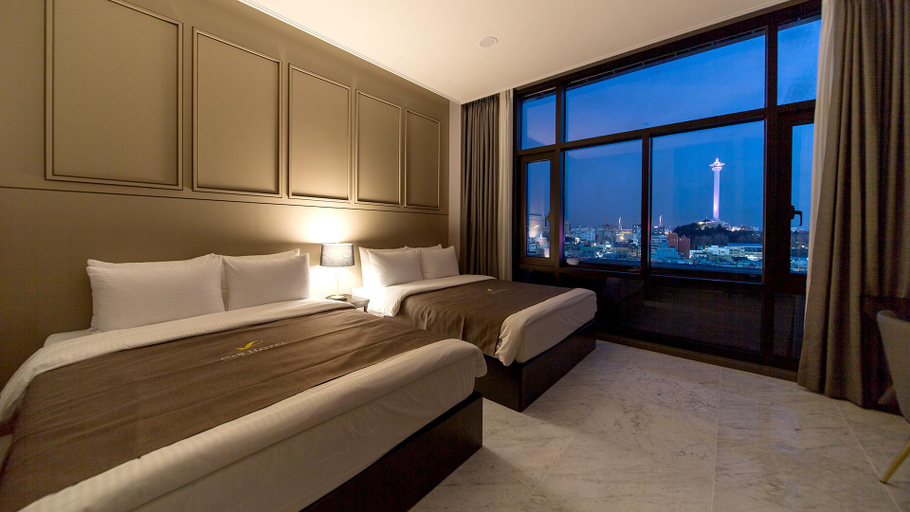 Bedroom 16