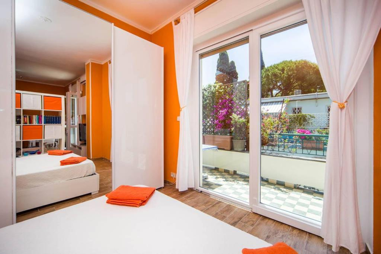 Bedroom 2, Attic Apartment, Air Conditioning, Fast WiFi, Genova
