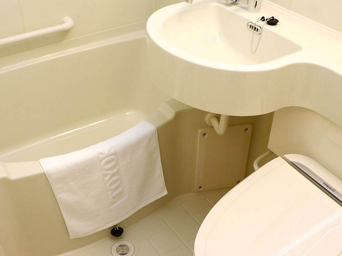 Bathroom 3, Toyoko Inn Iseshi Eki, Ise