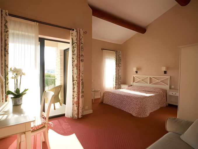 Bedroom 2, Hotel Carcarille - Restaurant le C, Vaucluse