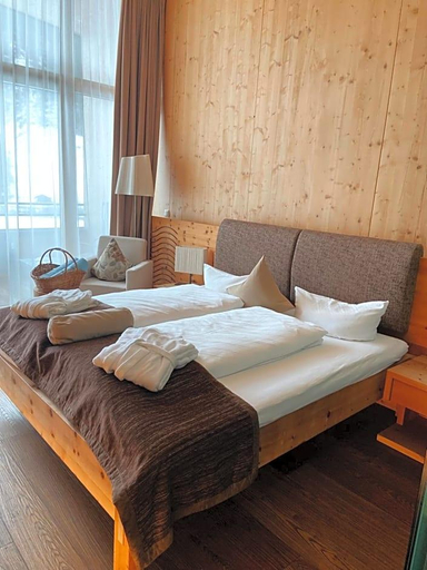 Bedroom 2, Spa Hotel Zedern Klang, Lienz