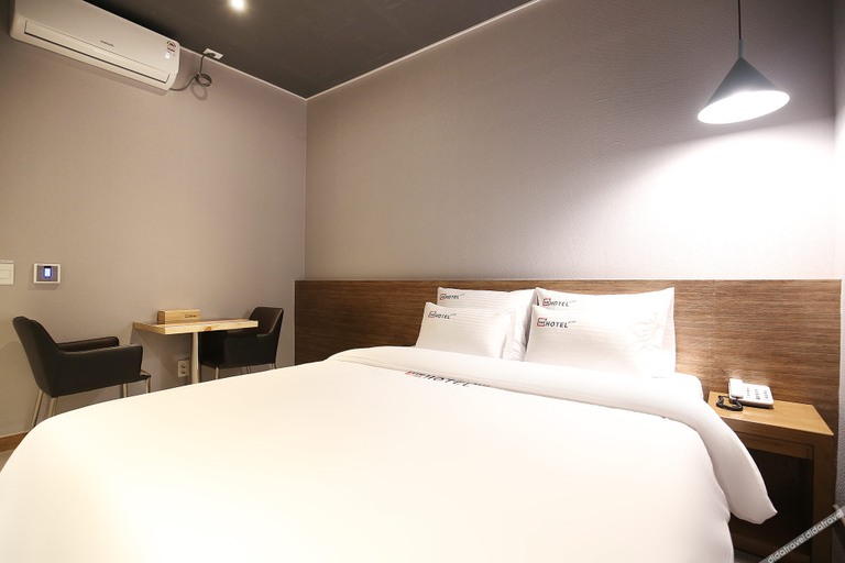 Bedroom 2, Jecheon Case Hotel, Jecheon