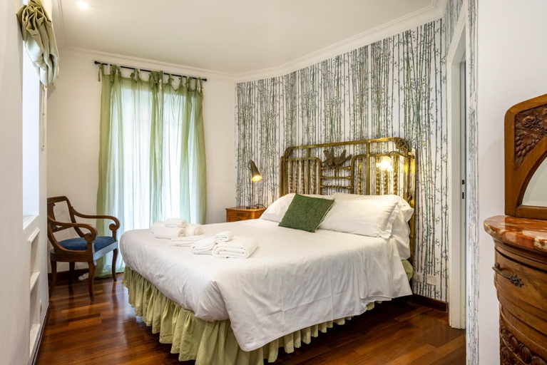Bedroom 2, Gambero Apartments, Rome