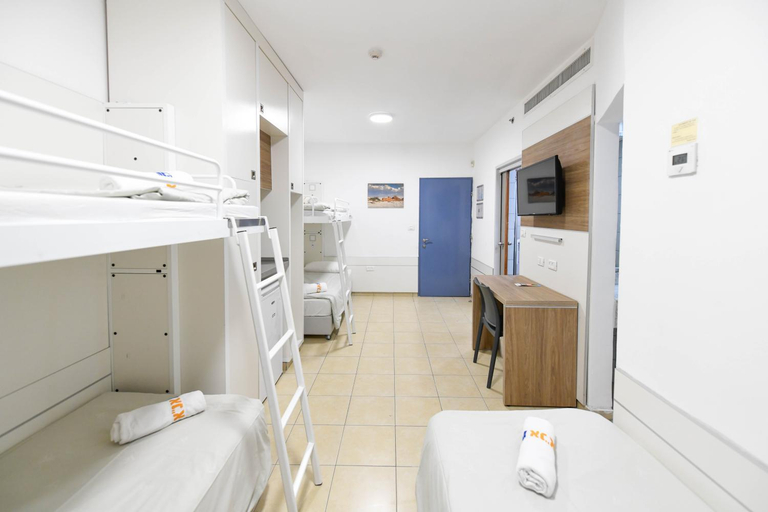 Others 5, HI Eilat Hostel