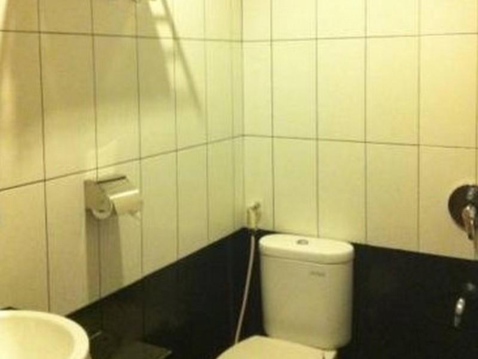 Bathroom, Bunda Hotel Bukittinggi, Bukittinggi