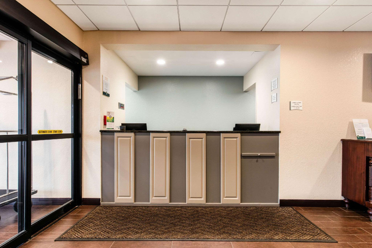 Public Area 2, Quality Inn Valley - West Point, Chambers