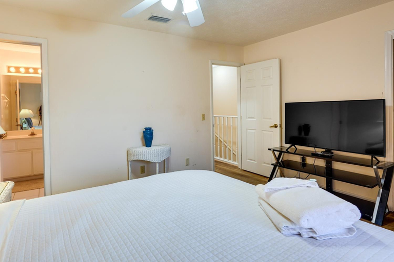 Bedroom 3, PCB Townhome with Resort Amenities - Walk to Ocean!, Bay