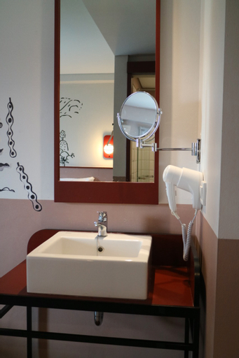 Bathroom 17