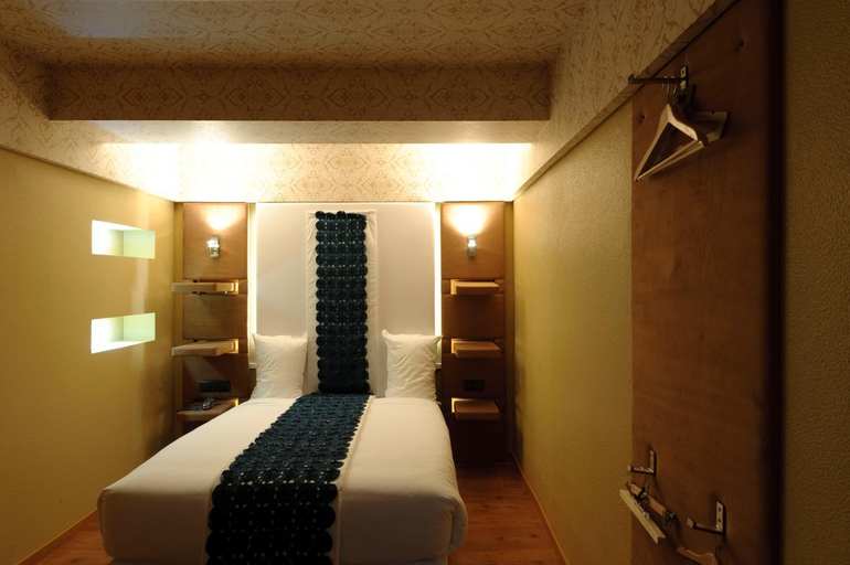 Bedroom 9
