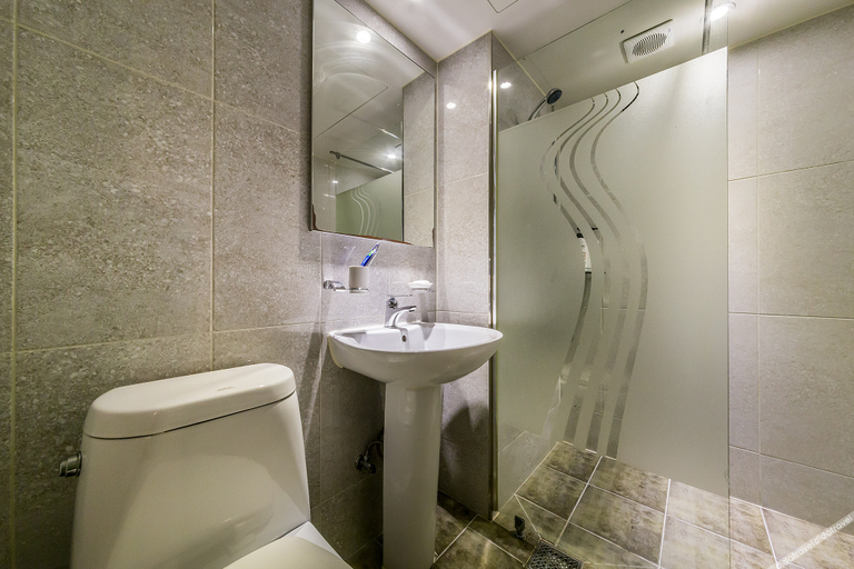Bathroom 3, Achasan Station Cozy, Gwang-jin