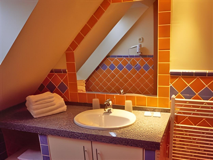 Bathroom 4, Hotel Kalma, Kalma Villa, Apart Hotel, Hévíz/Keszthely