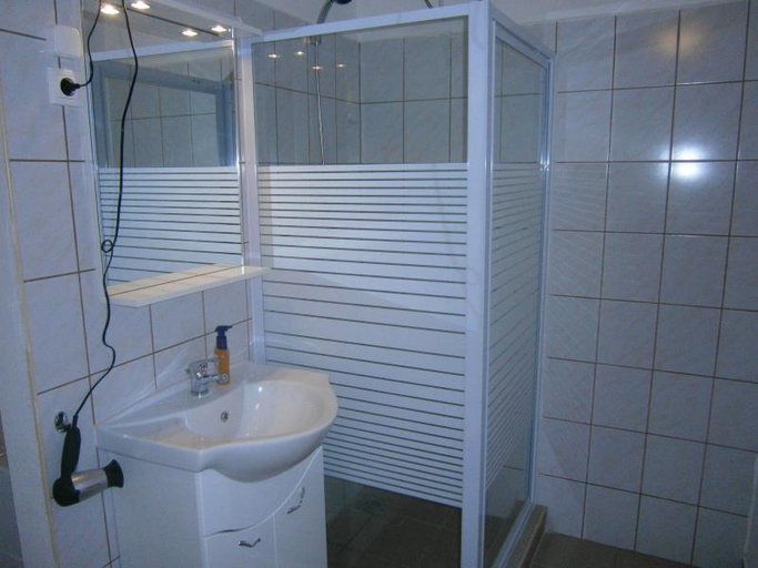 Bathroom 4, Fanni Budapest Guesthouse, Budapesti