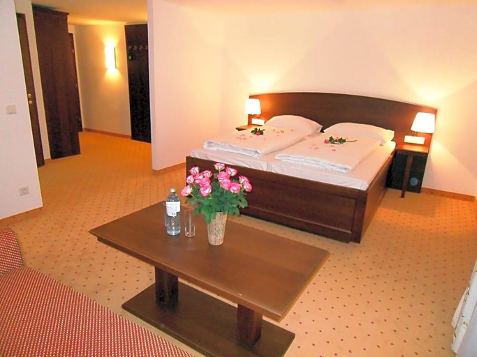 Bedroom 3, Hotel Gasthof Der Jagerwirt, Salzburg