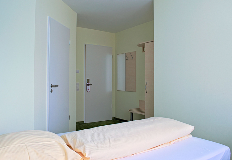 Bedroom 2, Sternplatz Hotel, Alb-Donau-Kreis