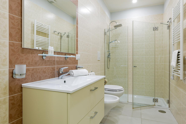 Bathroom 3, Dioniso’s Luxury Apartments Municipio, Napoli