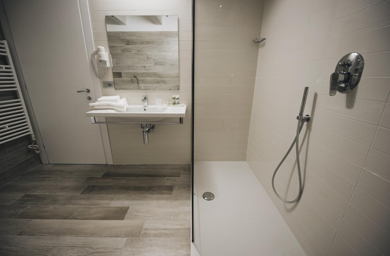 Bathroom 3