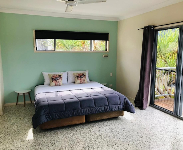Bedroom 1, Emu Park Beach Resort, Livingstone - Pt B