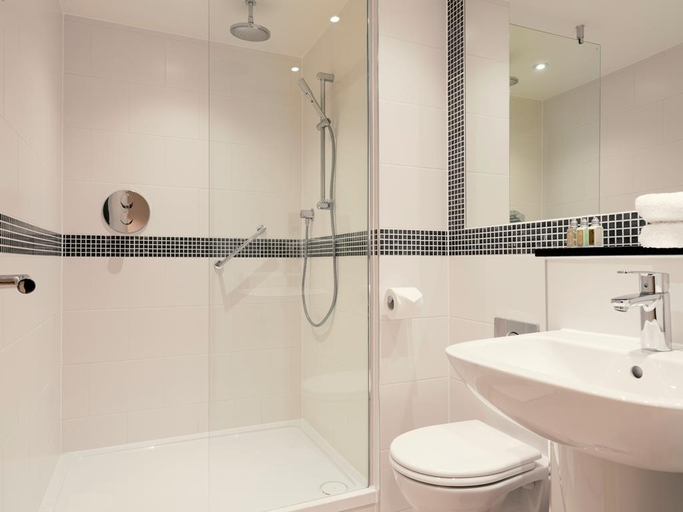 Bathroom 5, Marlin Waterloo, London
