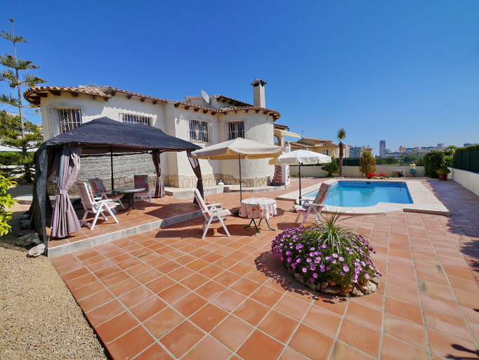 Others 2, Villa Salinas, Alicante