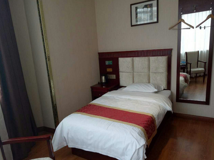 Bedroom 3, GreenTree Inn Chengde Luanping Luanyang Road Xiangyuan Road Express Hotel, Chengde