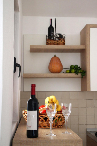 Food & Drinks, Mar nero Apartments