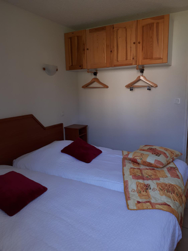 Bedroom 2, Logis Hotel Le Ceans, Hautes-Alpes