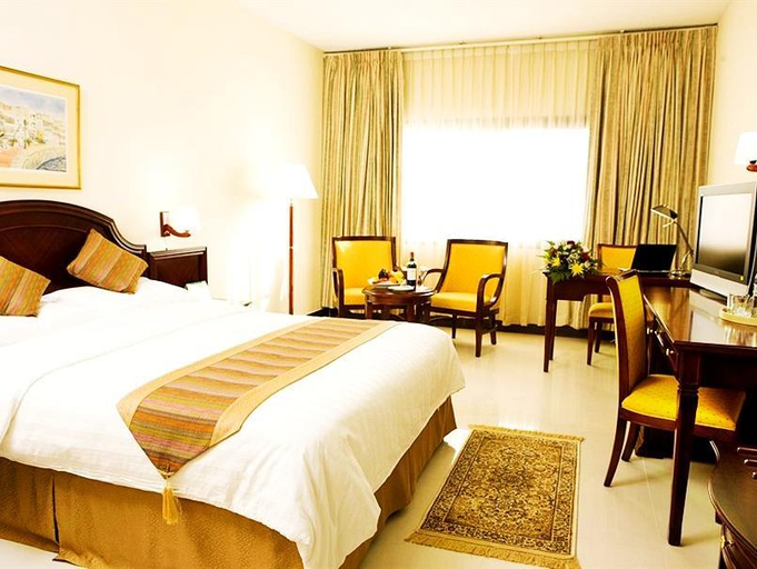 Bedroom 2, Hotel Muscat Holiday, Bausher