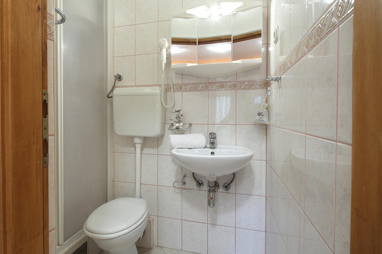Others 4, La Familia Apartments, Makarska