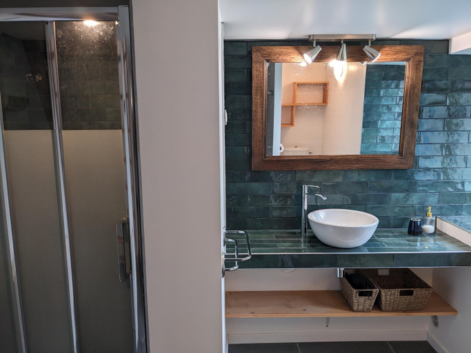 Bathroom 3, La Maison du Cosquer, Finistère