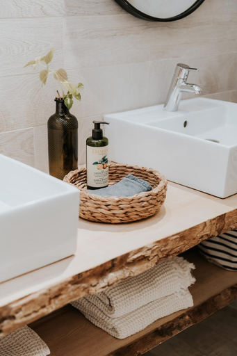 Bathroom 3, Maison d'hotes Bel Estiu, Dordogne
