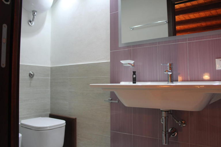 Bathroom 2, B&B Xenia, Palermo