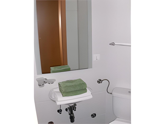Bathroom 2, Villa Bianca, Okrug