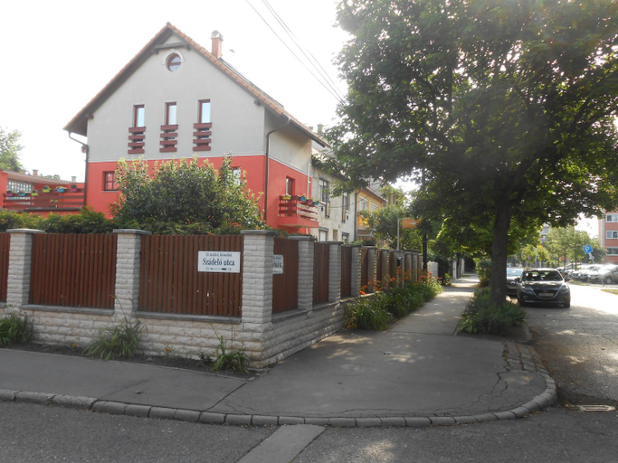 Others 2, Aranyeso Vendeghaz Csorbai, Budapesti