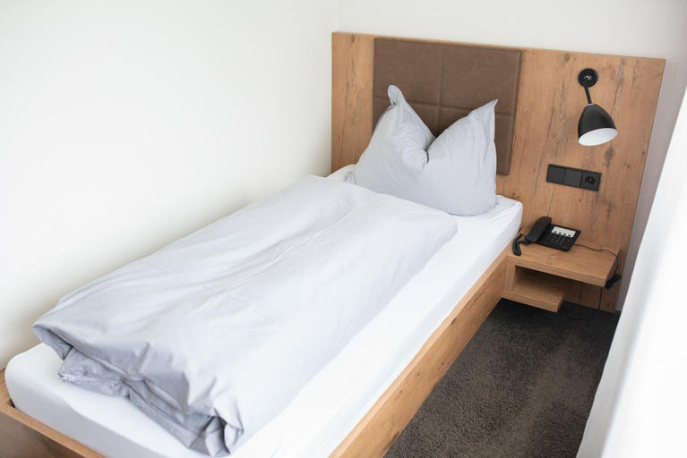 Bedroom 2, Landgasthof Kinzigstrand, Ortenaukreis