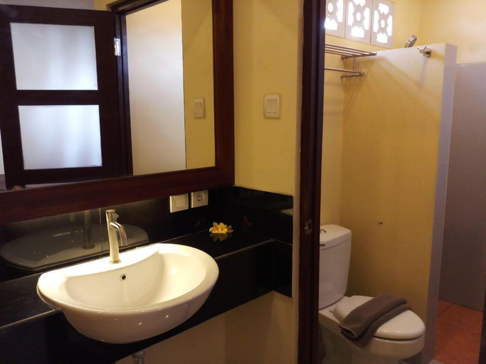 Bathroom 4