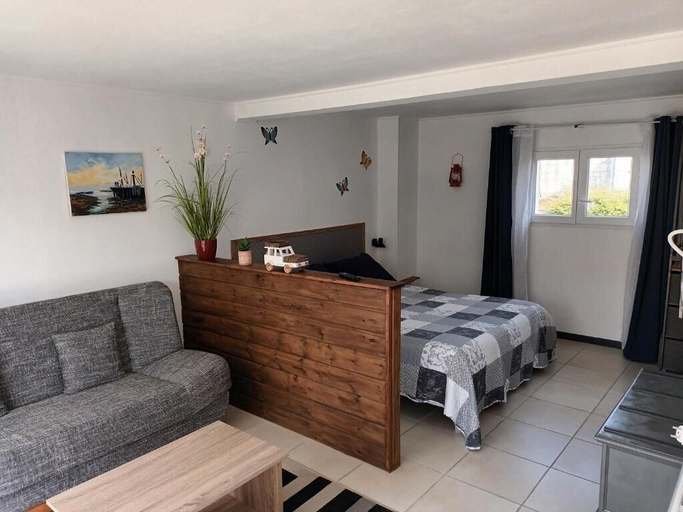 Bedroom 3, Le Clos des Passiflores, Charente-Maritime