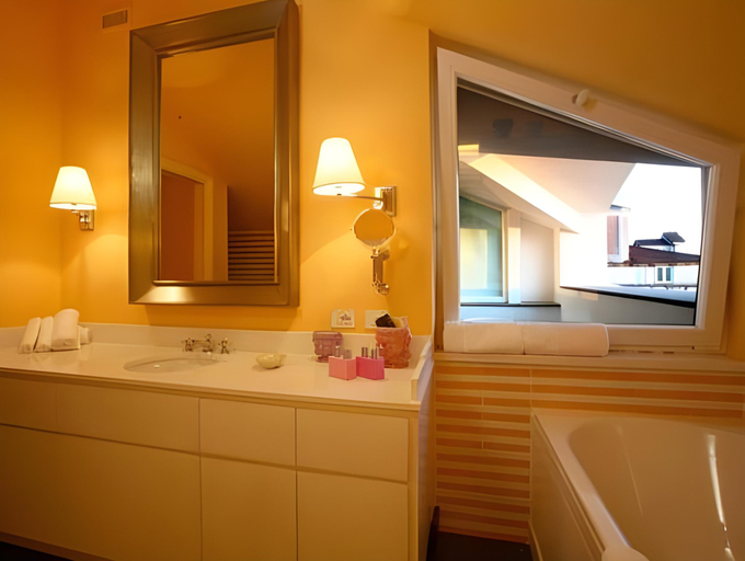 Bathroom 4, Boutique Hotel Don Alfonso 1890, Napoli