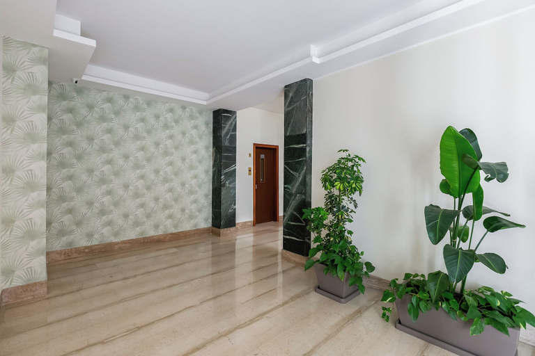 Others 4, Cozy 2-Bedroom Flat with Balcony, Roma