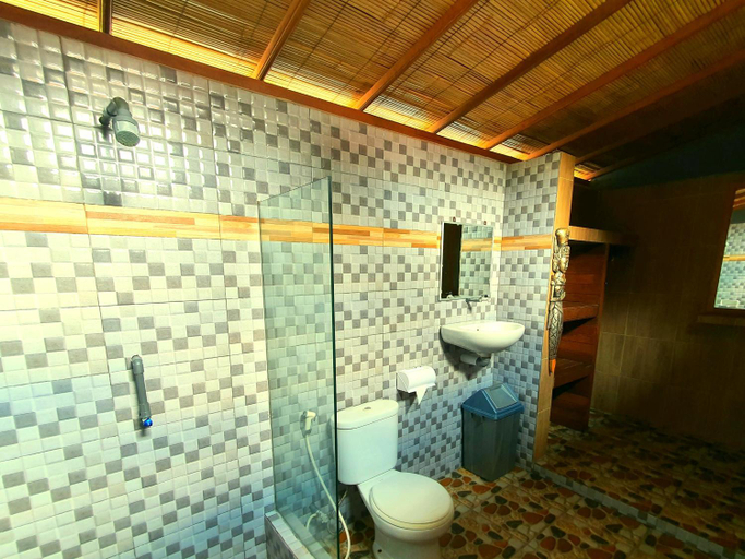 Bathroom 3, Lembongan Tropical Guesthouse, Klungkung