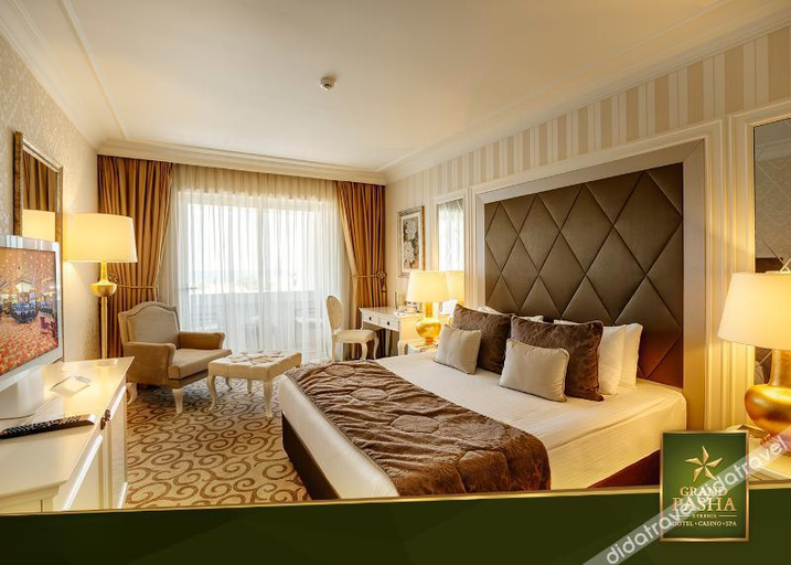 Bedroom 3, Grand Pasha Hotel & Spa Kyrenia