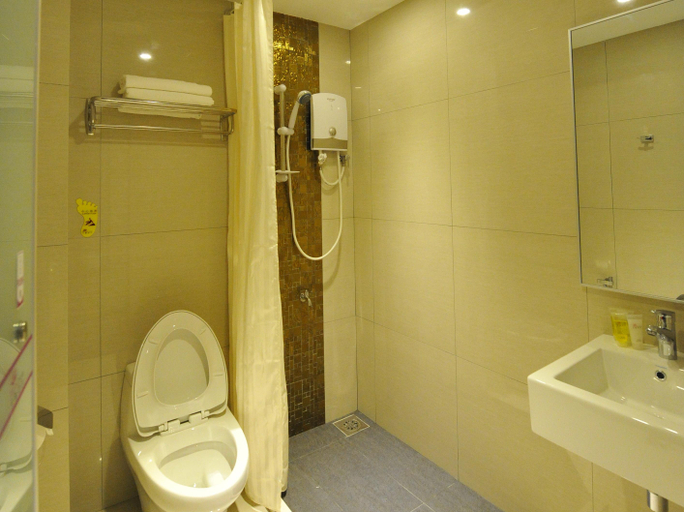 Bathroom 5, Milano Hotel, Kluang