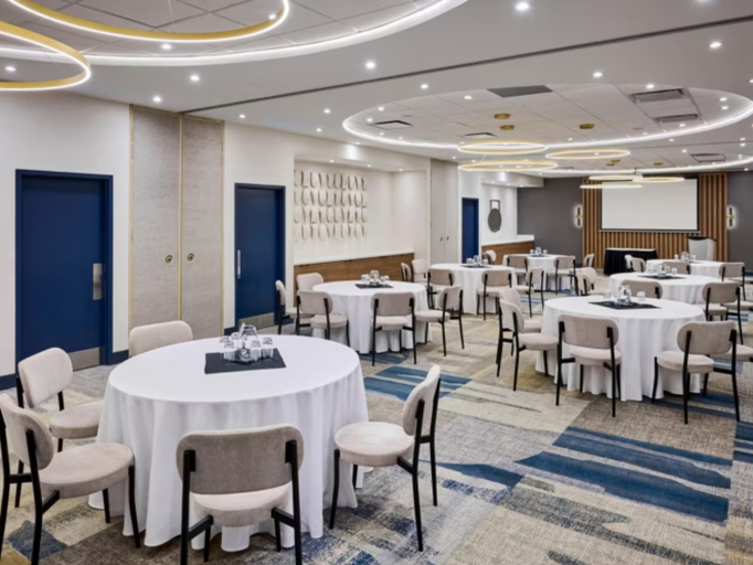 Food & Drinks 4, Candlewood Suites BURLINGTON CONFERENCE CENTRE, Halton