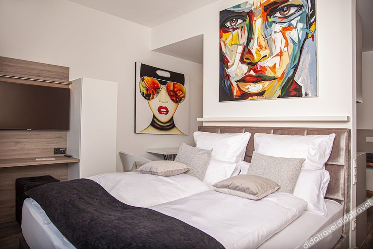 Bedroom 2, The Faces Berlin, Berlin