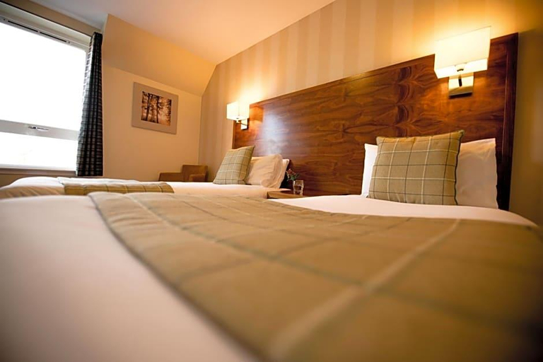 Bedroom 2, Nevis Bank Hotel , Highland