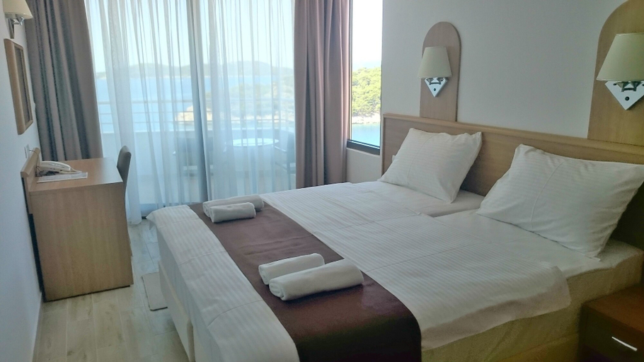 Bedroom 3, Villa Paradiso, Pojezerje