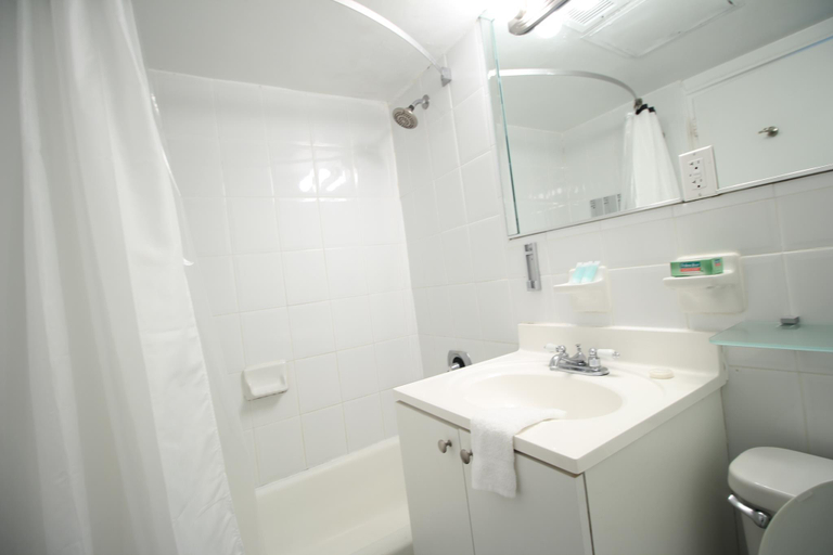 Bathroom 5, Beach Front Studio, Miami-Dade