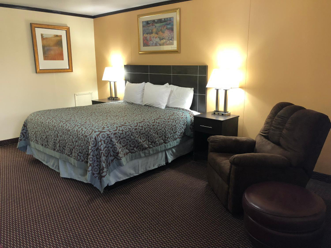 Others 5, Flamingo Inn, Beckham